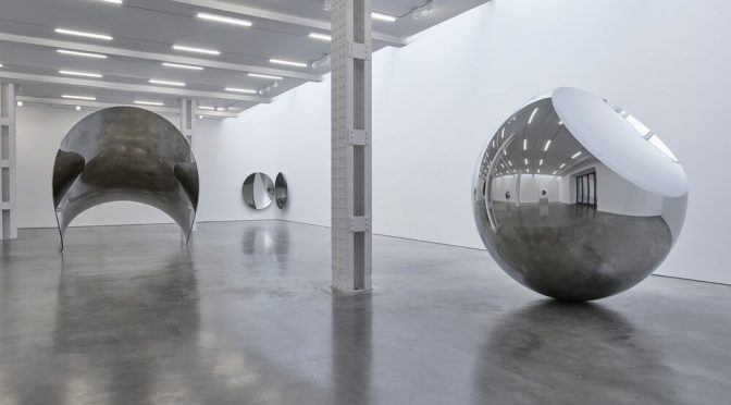 SCALE, COLOR & VOLUME - SCULPTURES BY ANISH KAPOOR